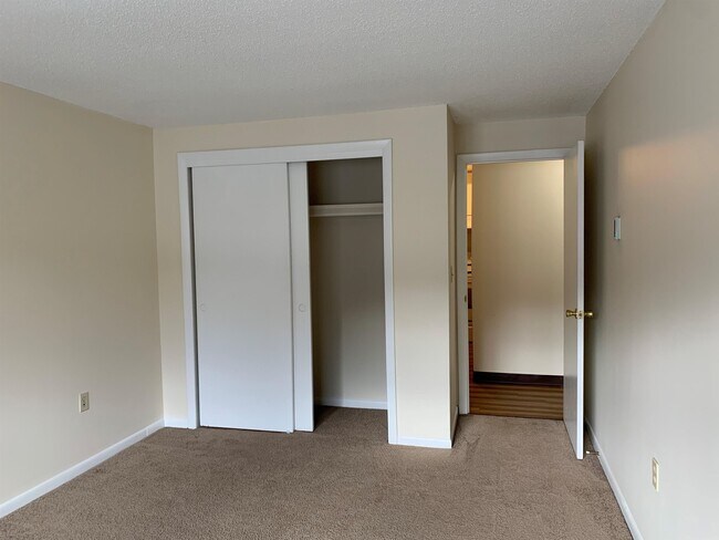 Building Photo - 95 Powers St