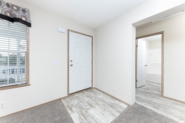 Building Photo - 395 Elder St