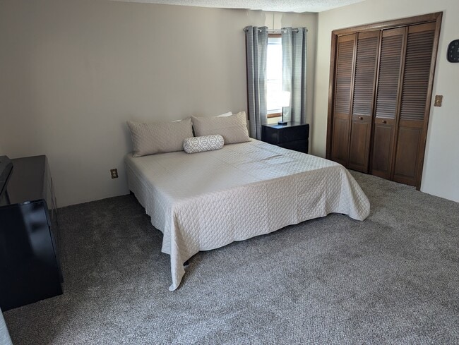 Building Photo - 530 Shawnee Rd