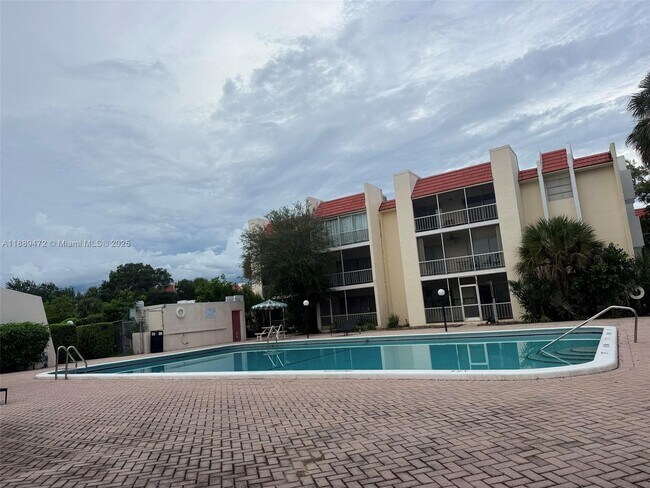 Building Photo - 604 NW 13th St