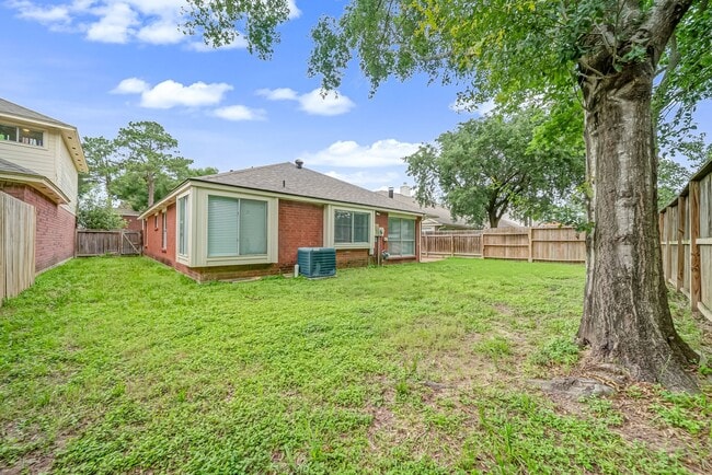 Building Photo - 7722 Covington Dr
