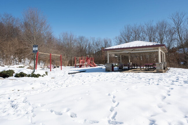 Building Photo - 874 Flint Ridge