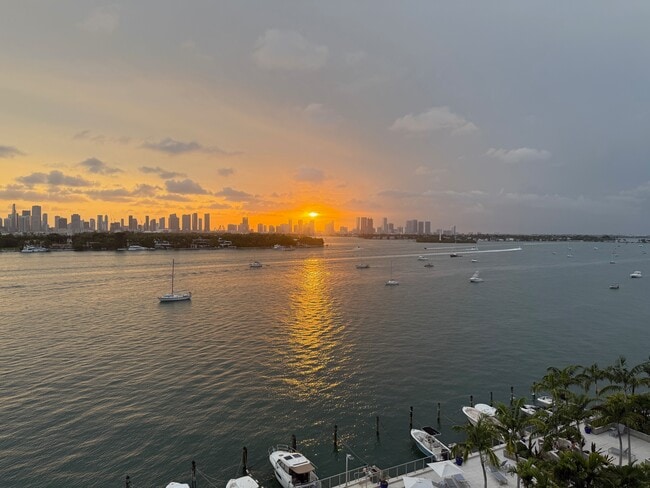 Building Photo - 800 West Ave