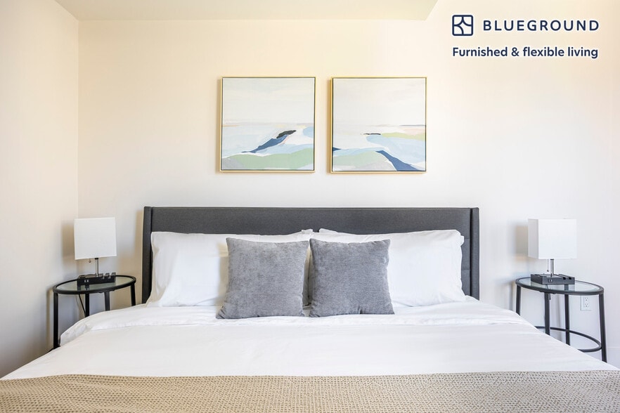 Building Photo - 611 N Virgil Ave