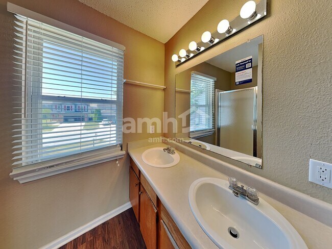 Building Photo - 6031 Draycott Dr