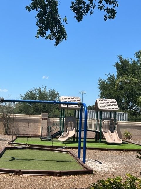 Building Photo - 7757 Sugar Bend Dr