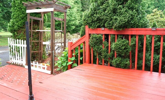Building Photo - 63 Walker Valley Rd