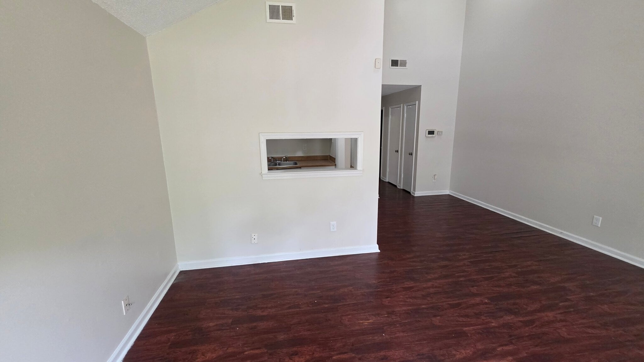 Building Photo - 613 McWhirter Ave