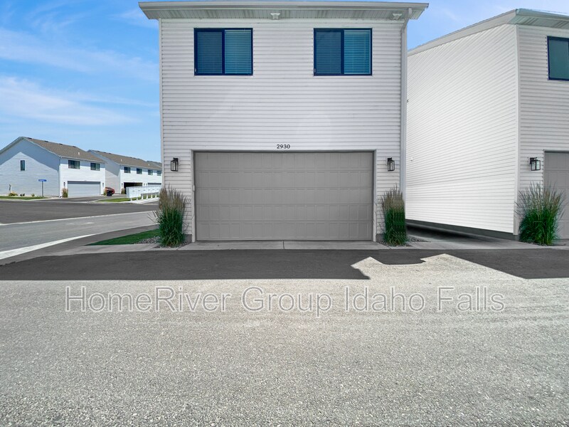 Building Photo - 2930 Sunburst Dr