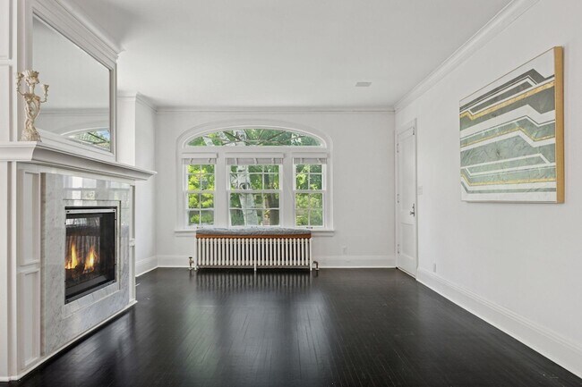 Building Photo - 1785 Dupont Ave S