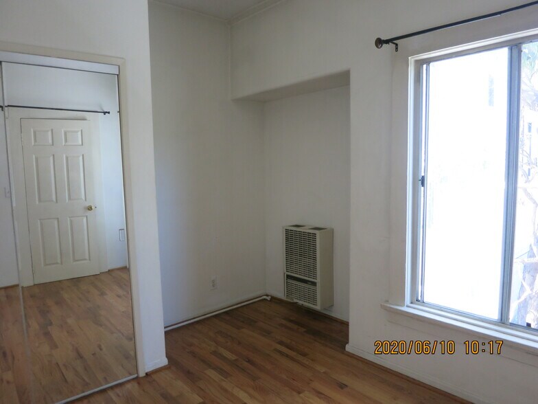 Building Photo - 20 Rose Ave