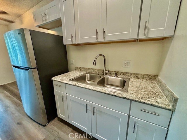 Building Photo - 1820 W Sallie Ln