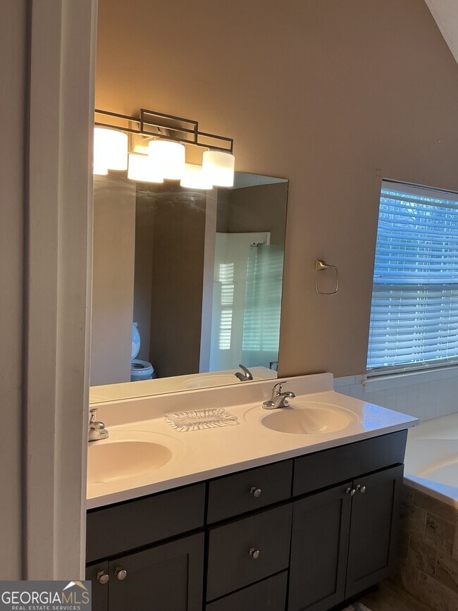 Building Photo - 7542 Mountain Creek Bluff