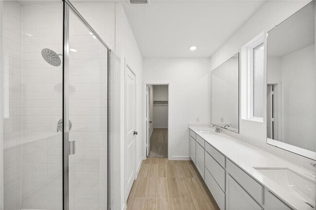 Building Photo - 5822 Majestic Sky Dr