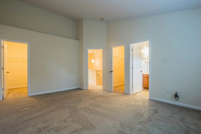 Building Photo - 303 Huck Ct
