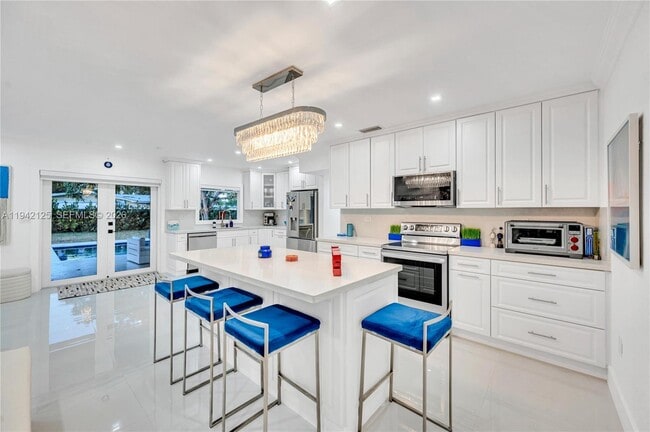 Building Photo - 8501 SW 142nd St