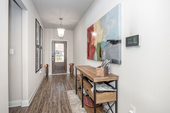 Building Photo - Beautiful 4 Bedroom 3 Bath Home!