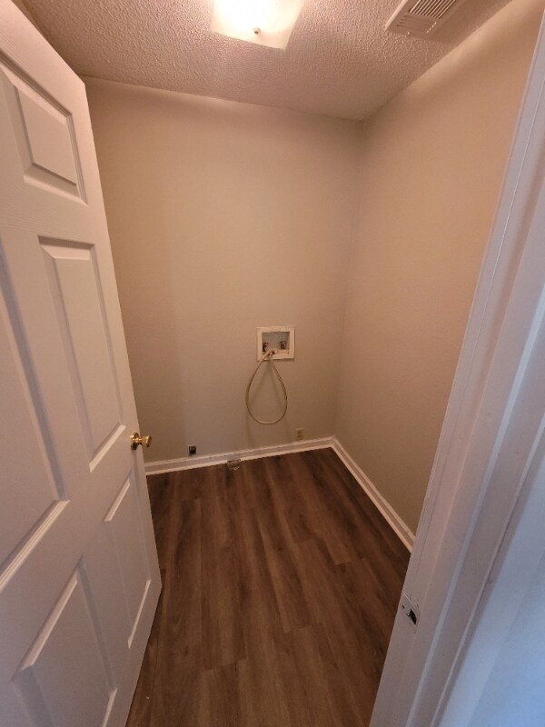 Building Photo - 2310 Beach Dr