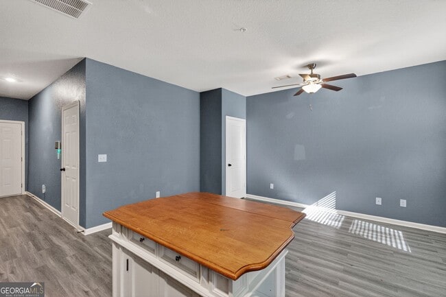 Building Photo - 1110 Highwood Ln