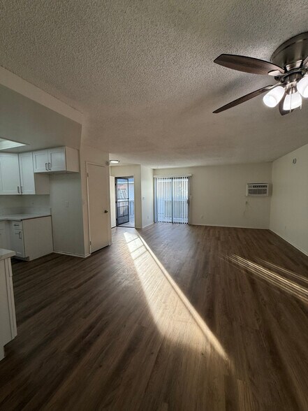 Building Photo - 1400 Peckham St