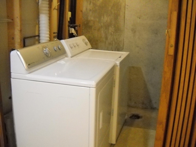 Building Photo - 3 Bedroom, 2 Bath Townhouse with Attached Garage in Desirable Lafayette, CO!