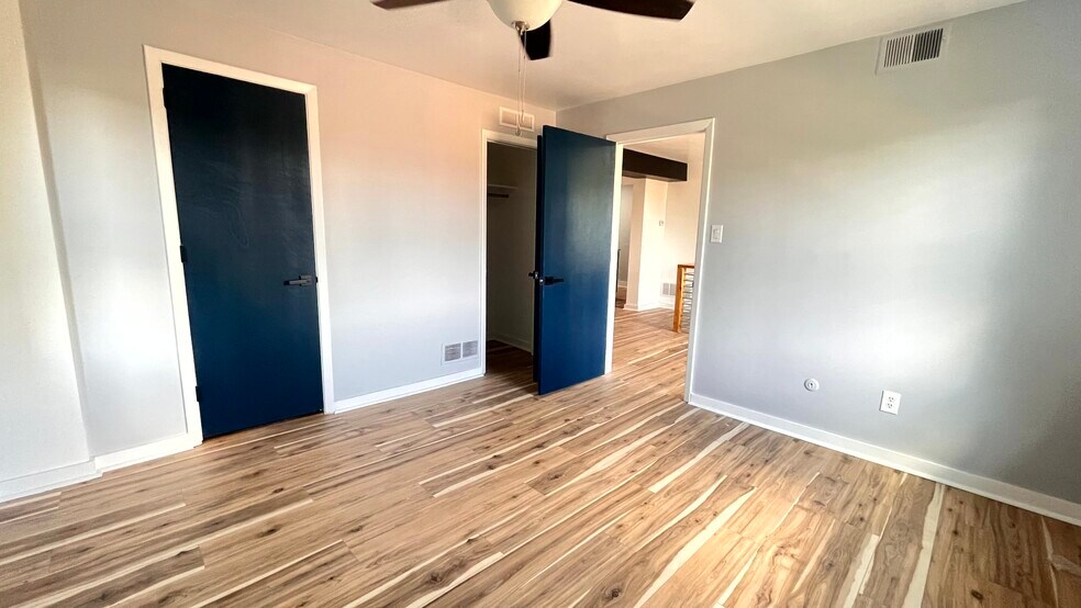 Building Photo - 5737 Hobart St