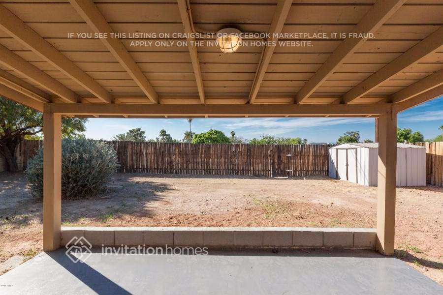 Building Photo - 1800 W Mountain View Dr