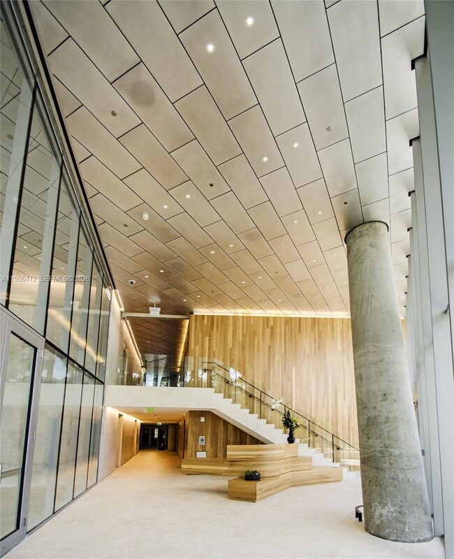 Building Photo - 2669 S Bayshore Dr