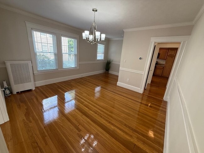 Building Photo - 508 School St