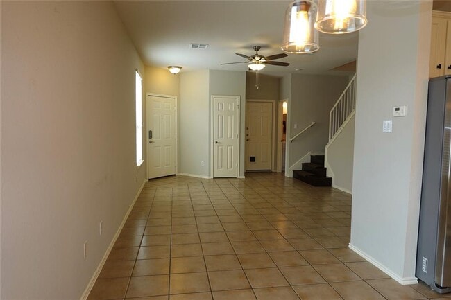 Building Photo - 16100 S Great Oaks Dr