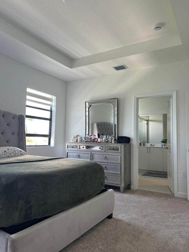 Building Photo - 3024 Green Palm Ct