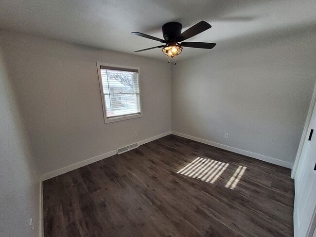 Building Photo - 1824 S Jefferson St