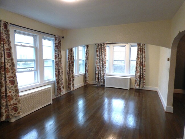 Building Photo - 1387 Norman St