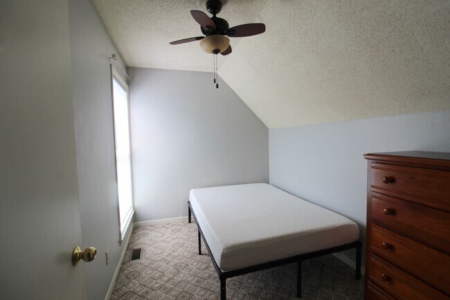Building Photo - 1330 Hunters Rd