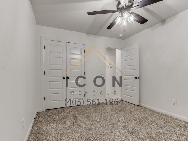 Building Photo - 5001 SE 86th St