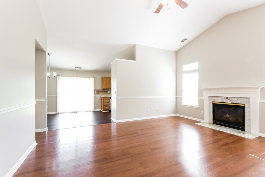 Building Photo - 12805 Beddingfield Dr