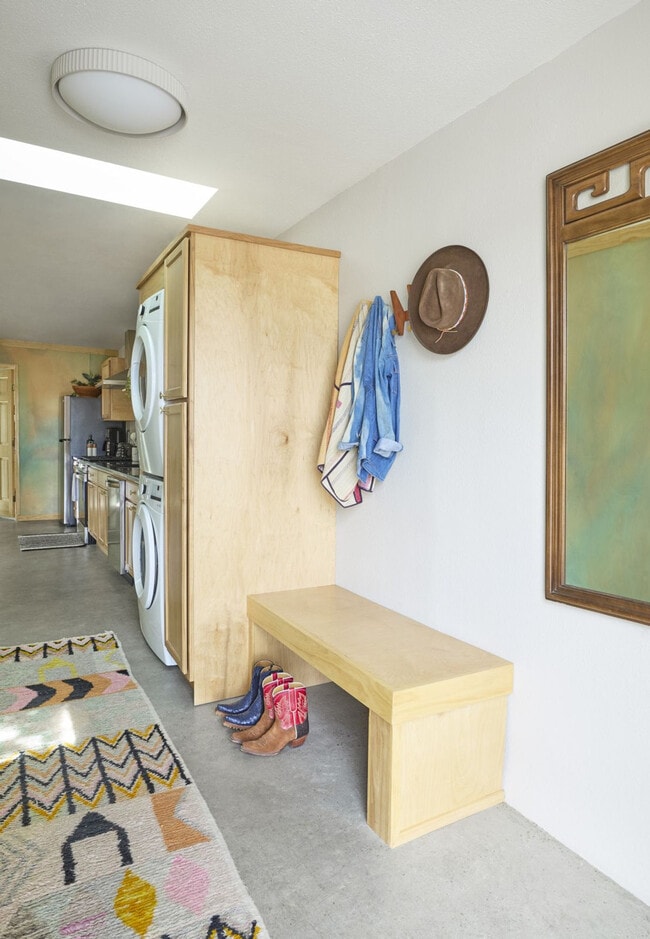 Building Photo - 2861 Agua Fria St