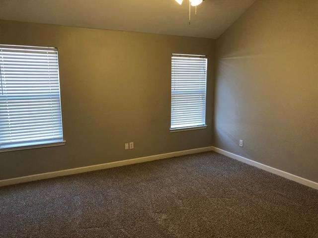 Building Photo - 800 Sequoia Dr