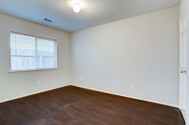 Building Photo - 3806 Flatwood Dr