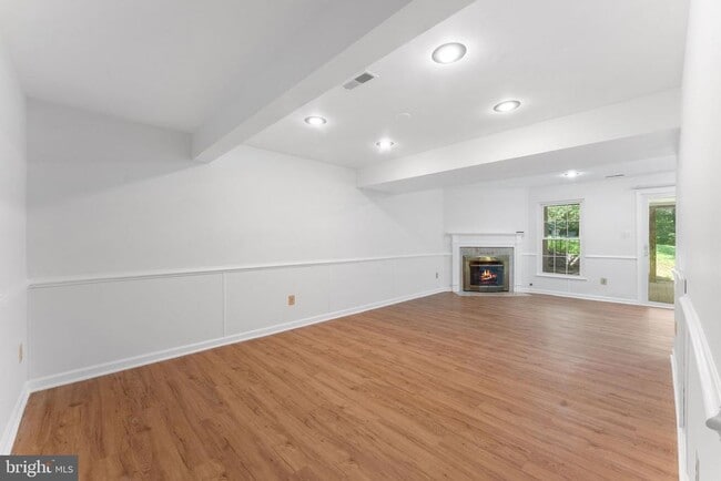 Building Photo - 14164 Compton Valley Way