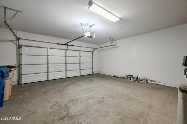 Building Photo - 26196 W Burnett Rd