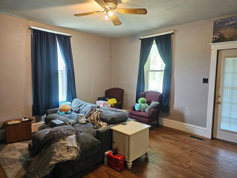 Living Room - 3092 Brimstone Rd