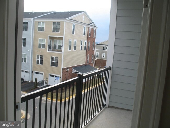 Building Photo - 42784 Lauder Terrace