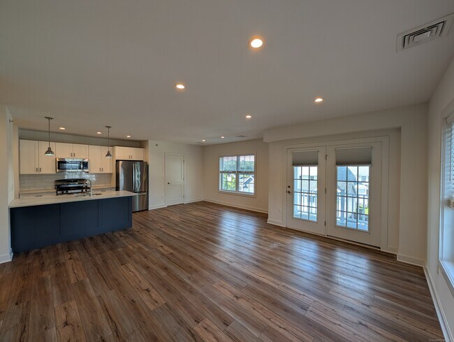Building Photo - 138 Highland Ave