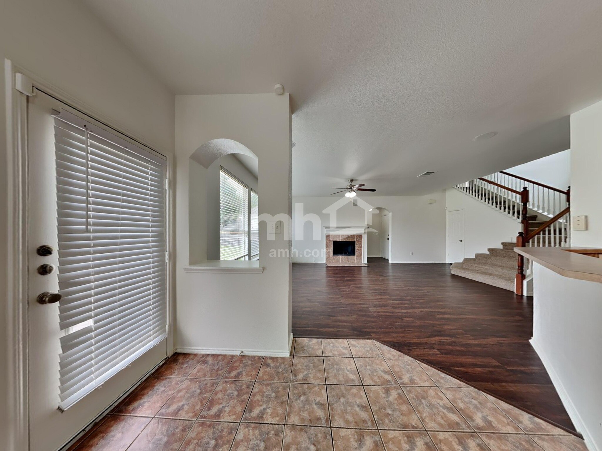 Building Photo - 4724 Ocean Dr