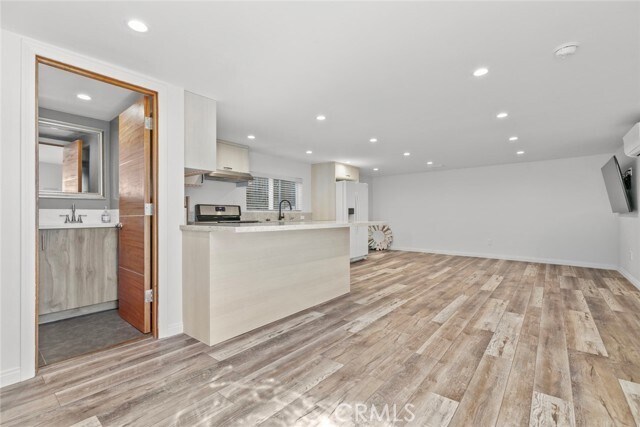 Building Photo - 10533 Fernglen Ave