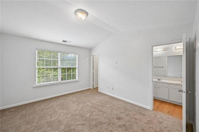 Building Photo - 725 Crestwell Cir