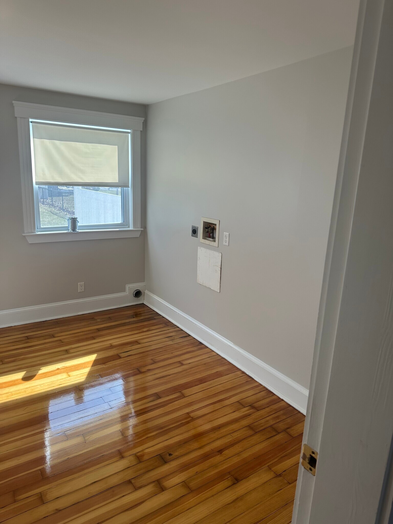 Building Photo - 22 Central St