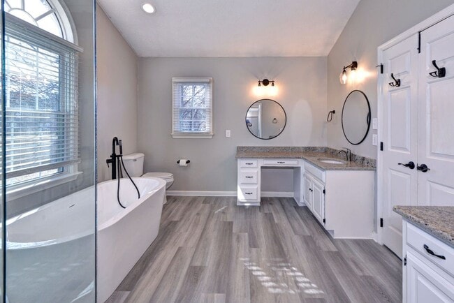 Building Photo - Lovely Home in Seaford