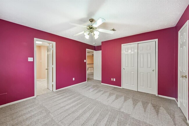 Building Photo - 2427 Shelby Park Dr